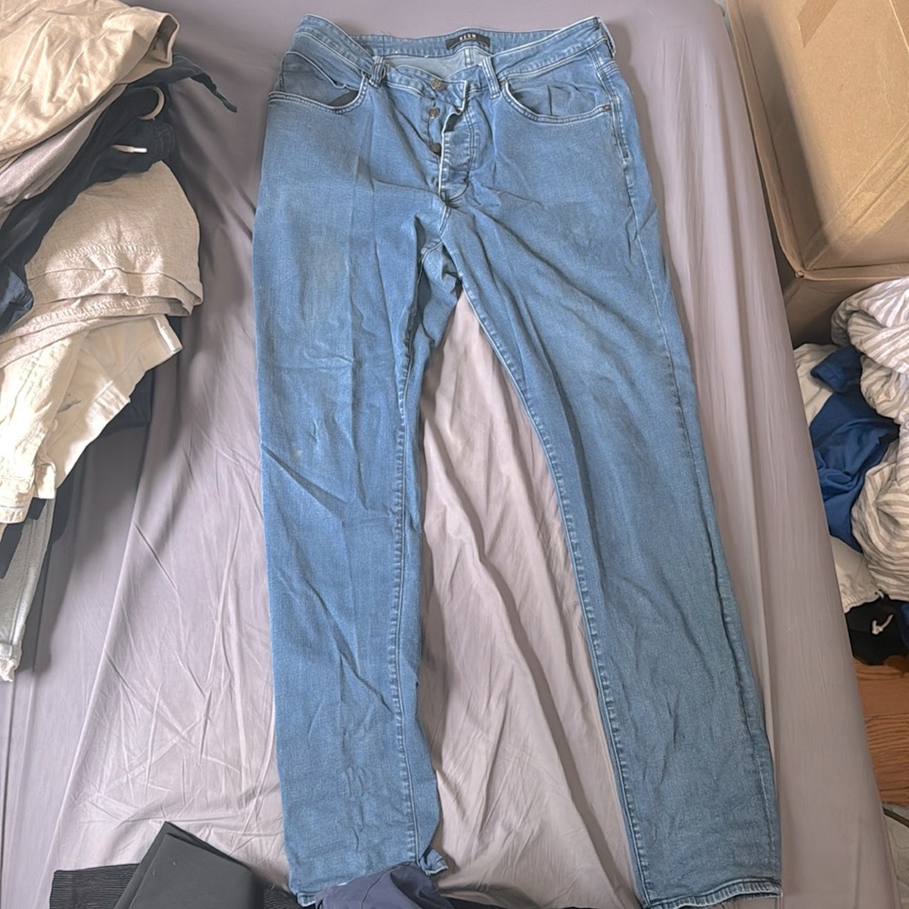 Neuw Tapered stretch jeans